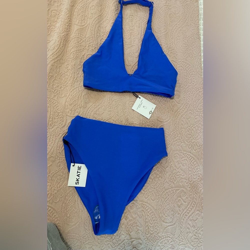 Skatie bikini set size small NWT